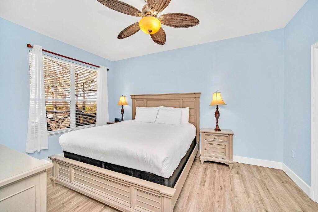 Guardians Theater 5br W Pool Hot Tub *