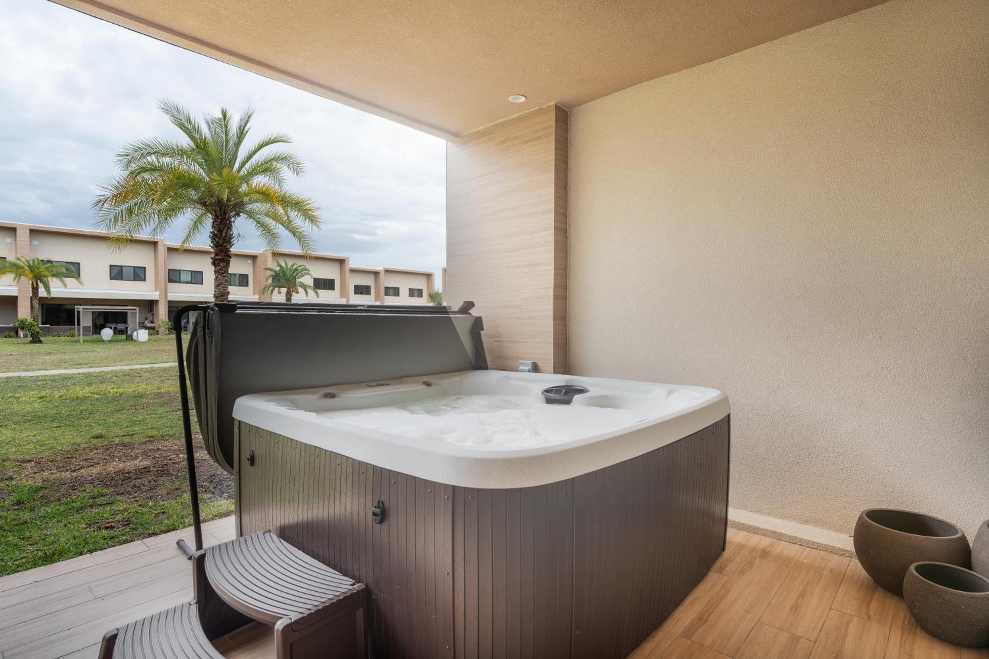 Holiday home 7458 Magic Village 3suites 8guests Jacuzzi 8 Min