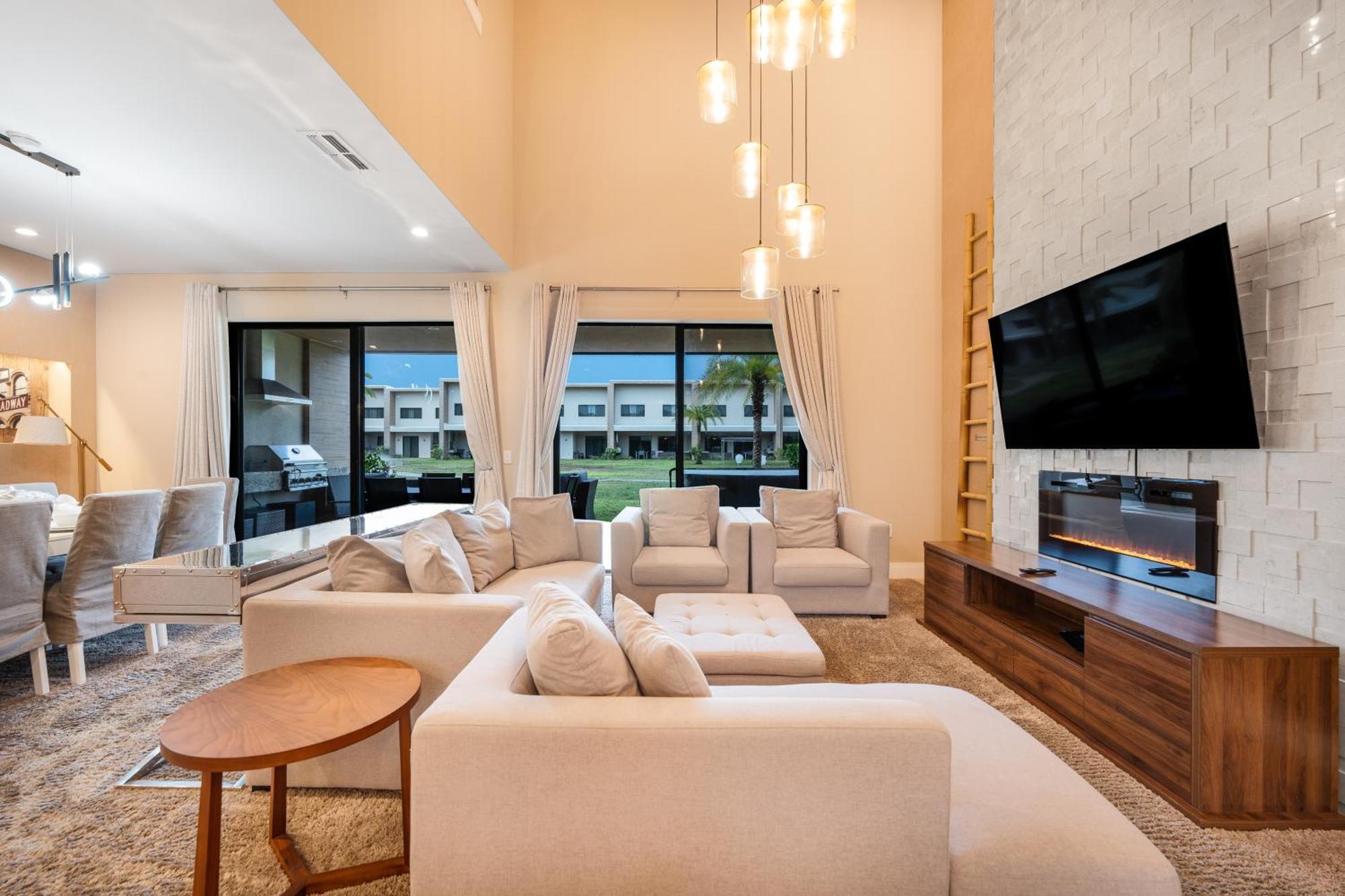 7458 Magic Village 3suites 8guests Jacuzzi 8 Min
