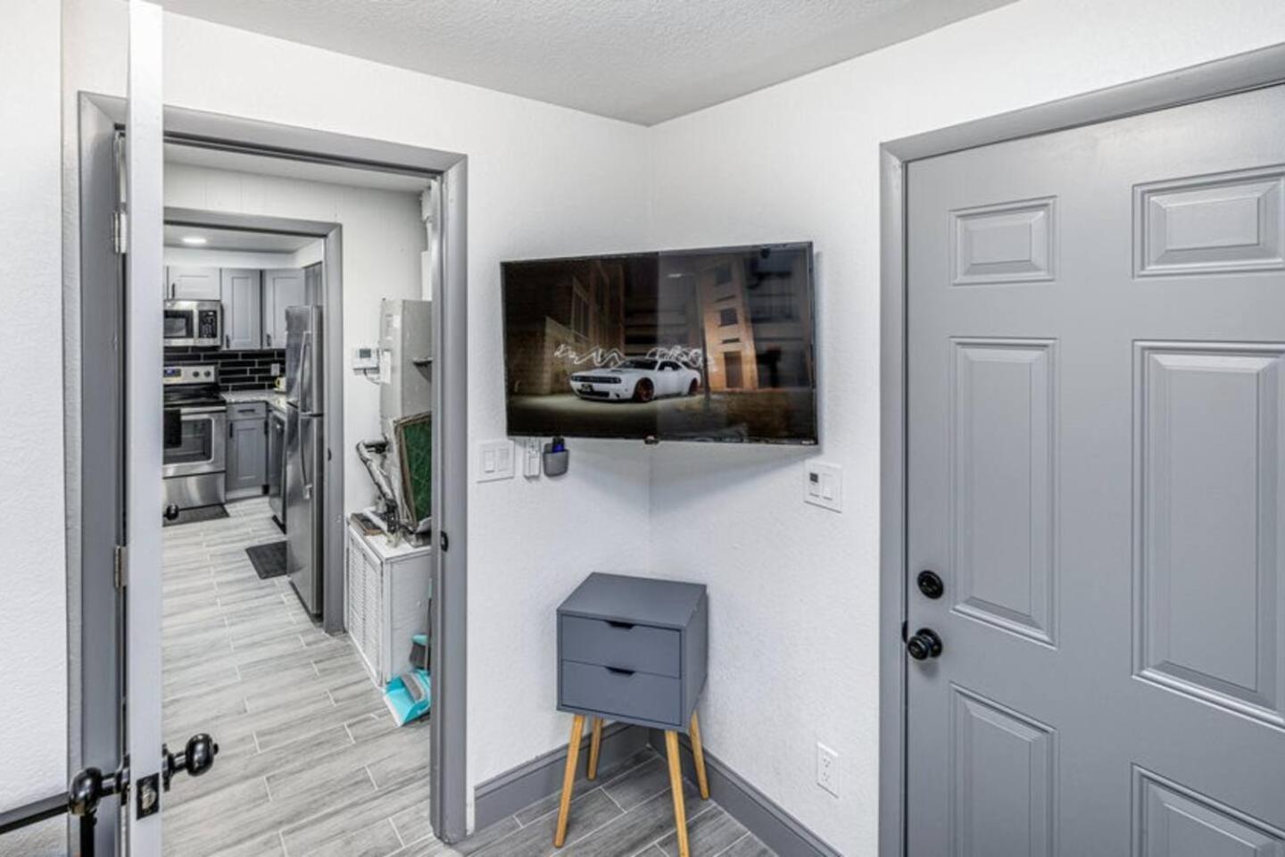 3br Retreat Office Pets Near Airport