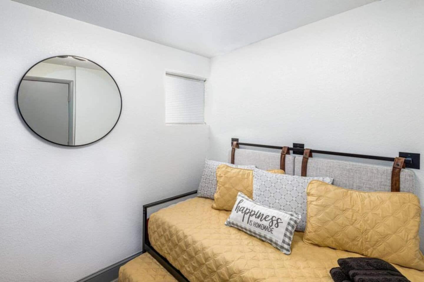 3br Retreat Office Pets Near Airport