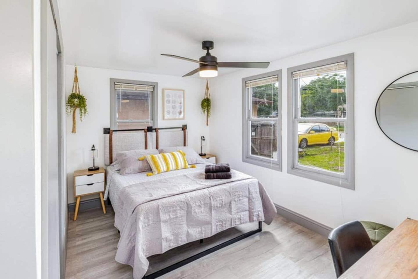 3br Retreat Office Pets Near Airport Holiday home