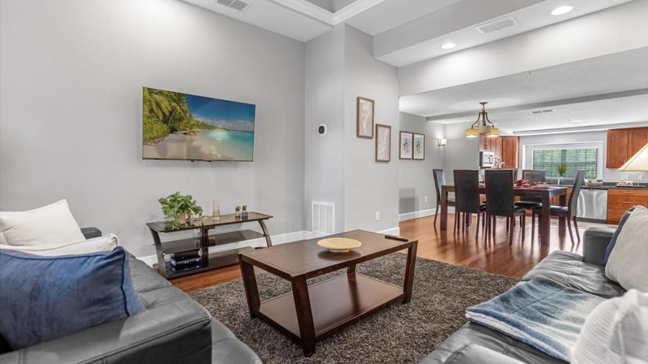 Spring Break Paradise! Renovated Townhome By *