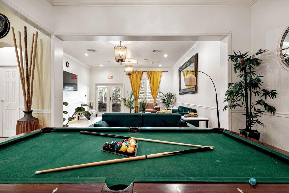 Villa Banana Leaf *