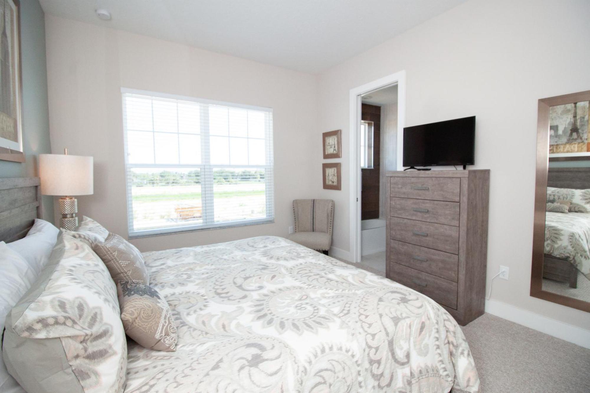 4 Bedroom 4 Ba Self Check-in Close To Theme Parks