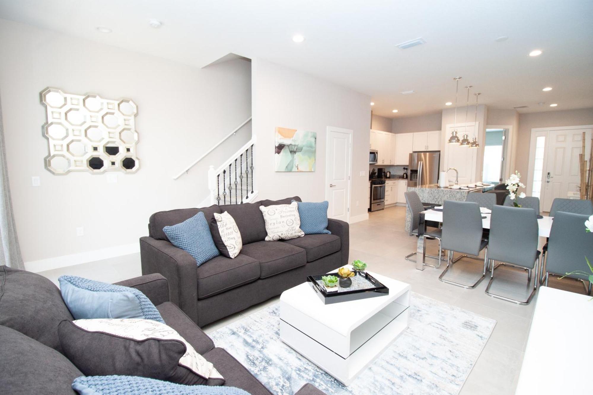 Villa 4 Bedroom 4 Ba Self Check-in Close To Theme Parks Orlando
