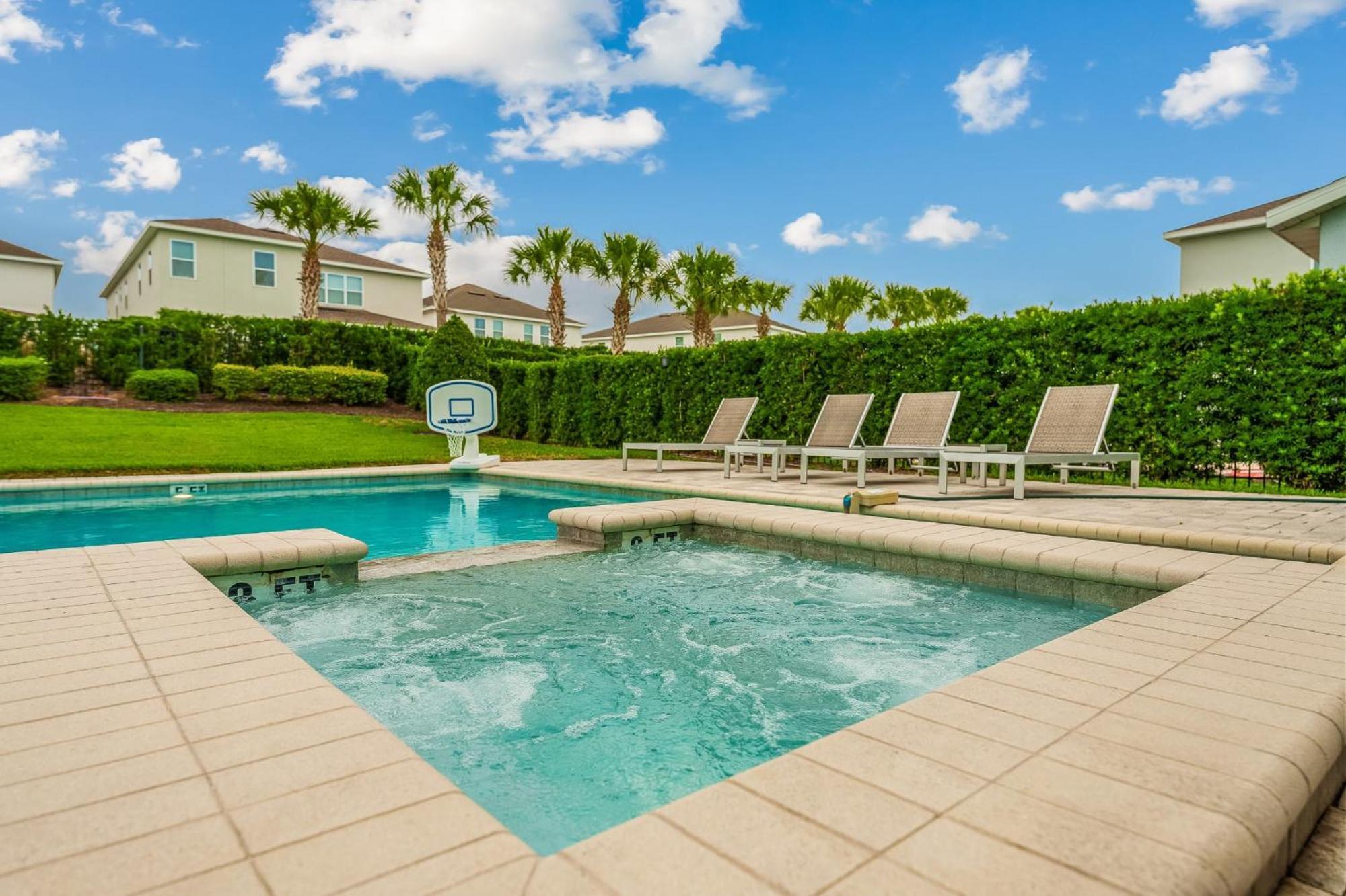 Holiday home Heated Pool Game Reunion 6mi To *