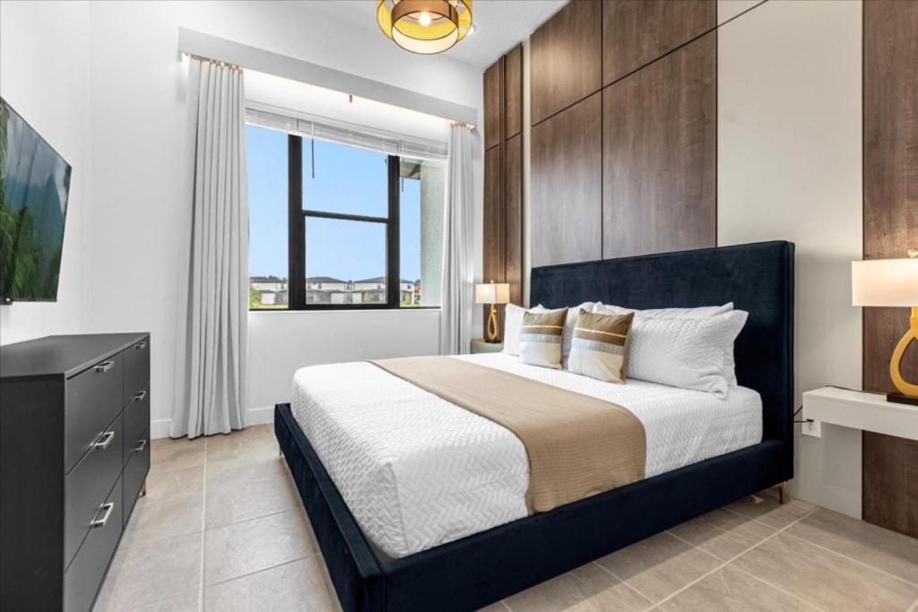 15 Bedrooms-16 Bathrooms- Paradiso Grande 6313ss Orlando