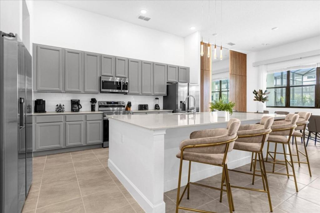 15 Bedrooms-16 Bathrooms- Paradiso Grande 6313ss Holiday home Orlando