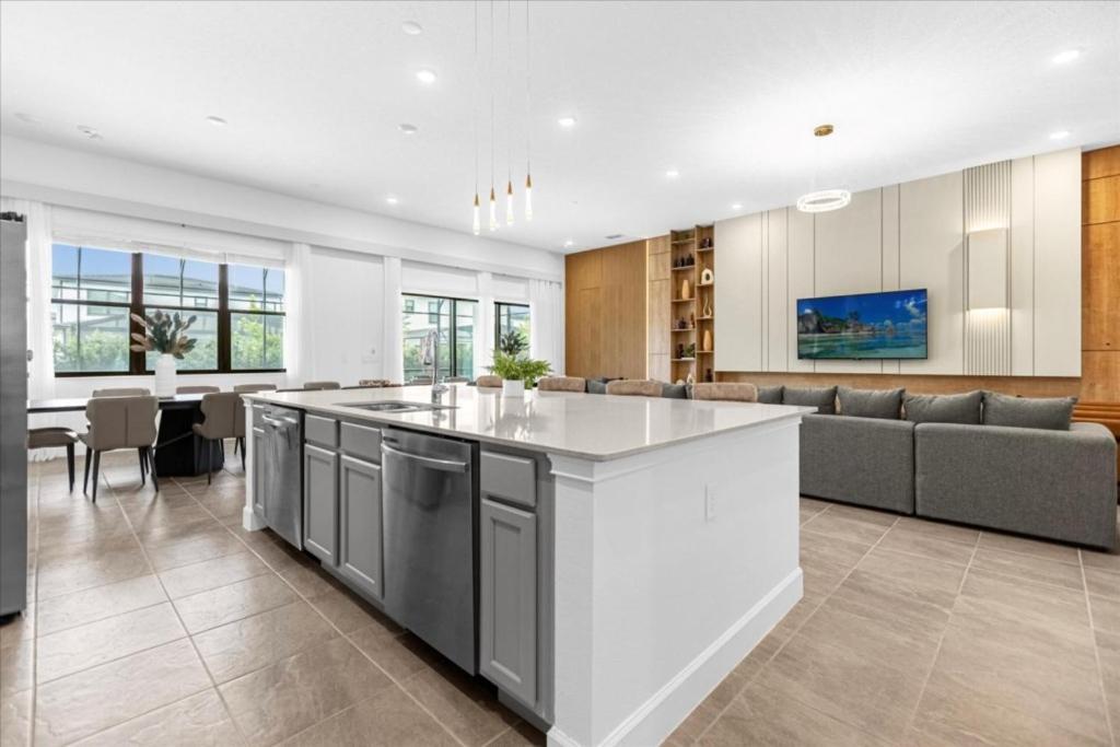 15 Bedrooms-16 Bathrooms- Paradiso Grande 6313ss Orlando