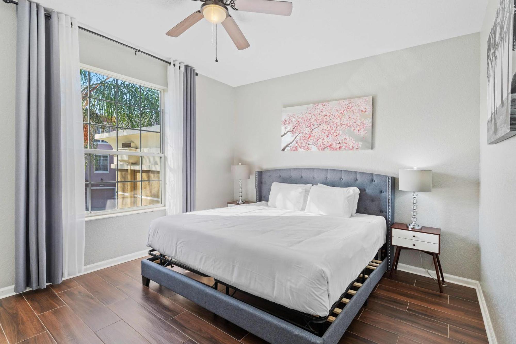 5049 Shoreway Loop 203 Apartment