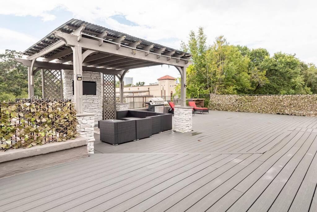 Luxury 6000 Sqft Mansion In Downtown Sleeps 14 Villa *