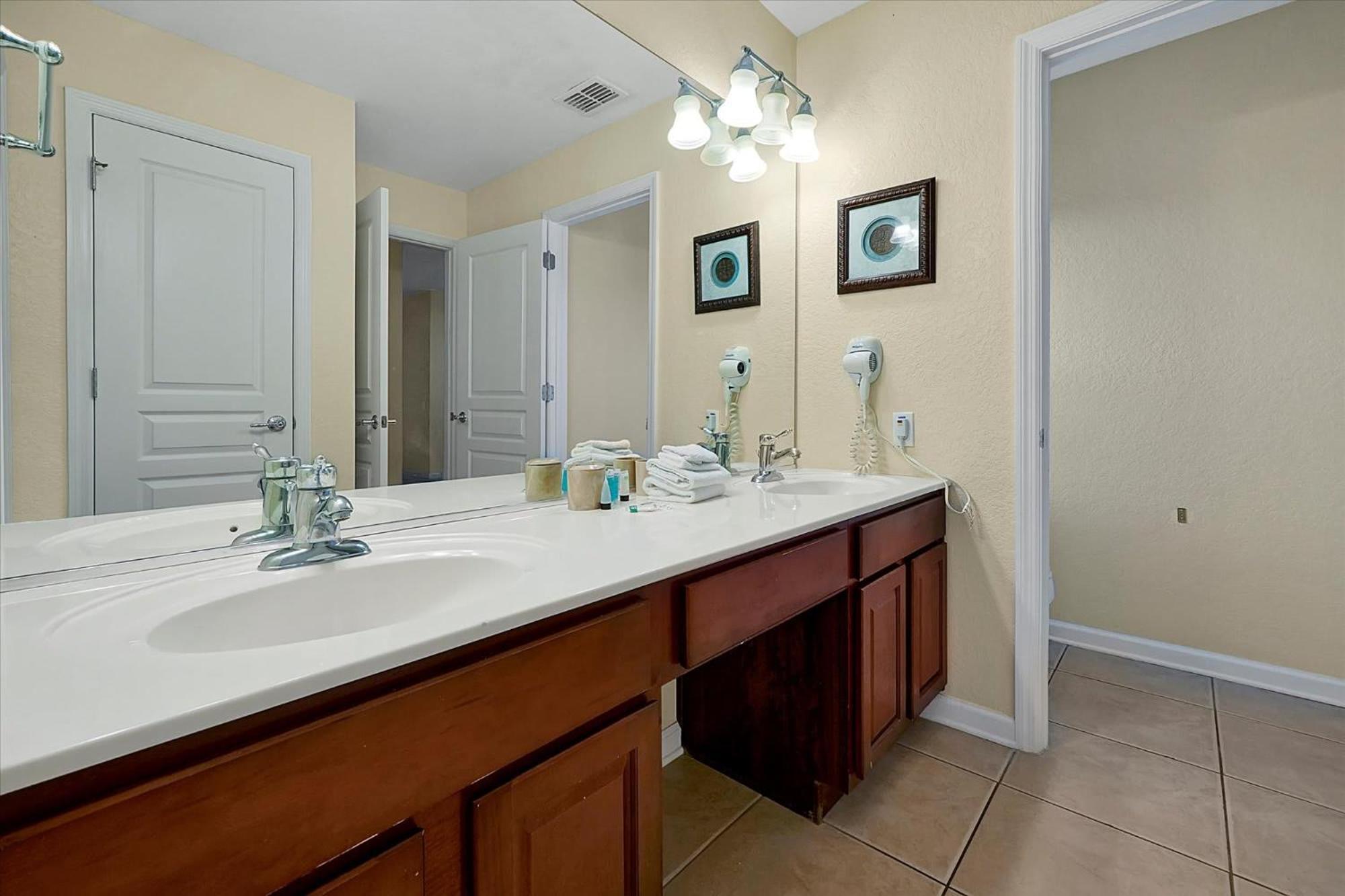 Large Pool In Windsor Hills Holiday home