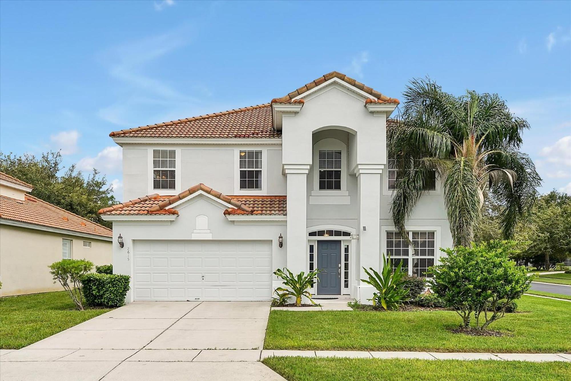 Large Pool In Windsor Hills *