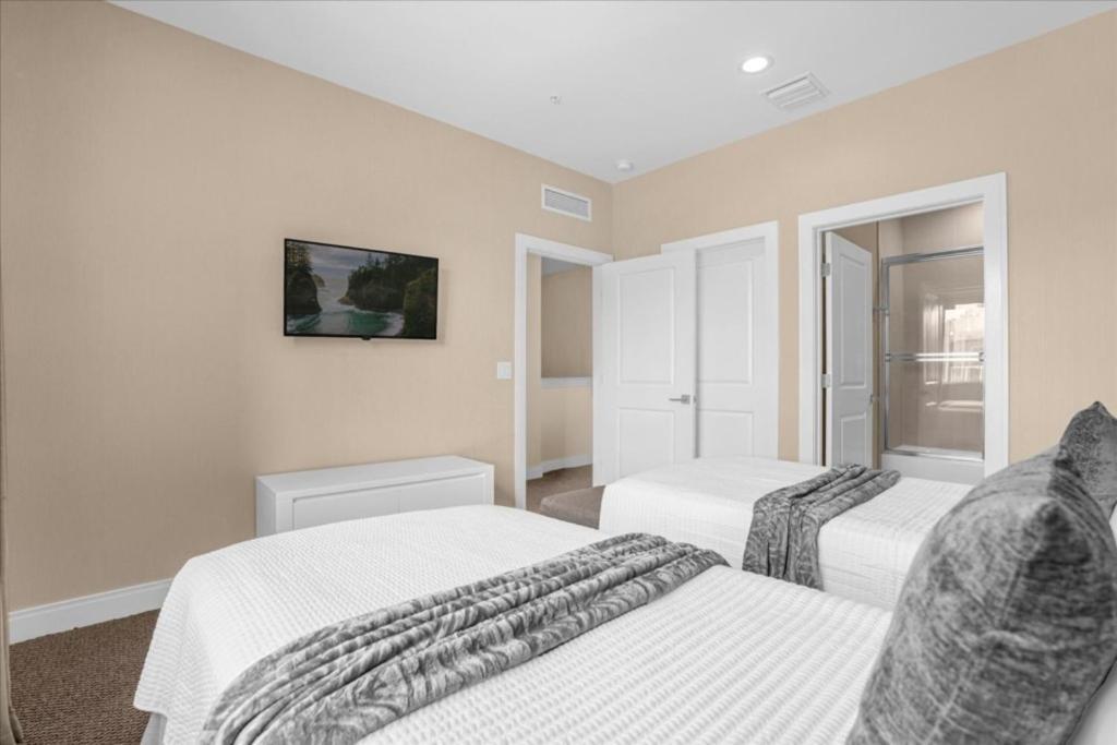 3 Bedrooms- 3,5 Bathrooms- Magic Village 3155pl * Orlando