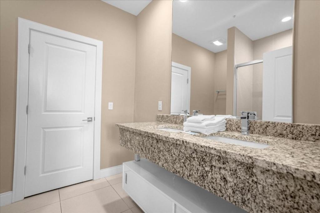 3 Bedrooms- 3,5 Bathrooms- Magic Village 3155pl