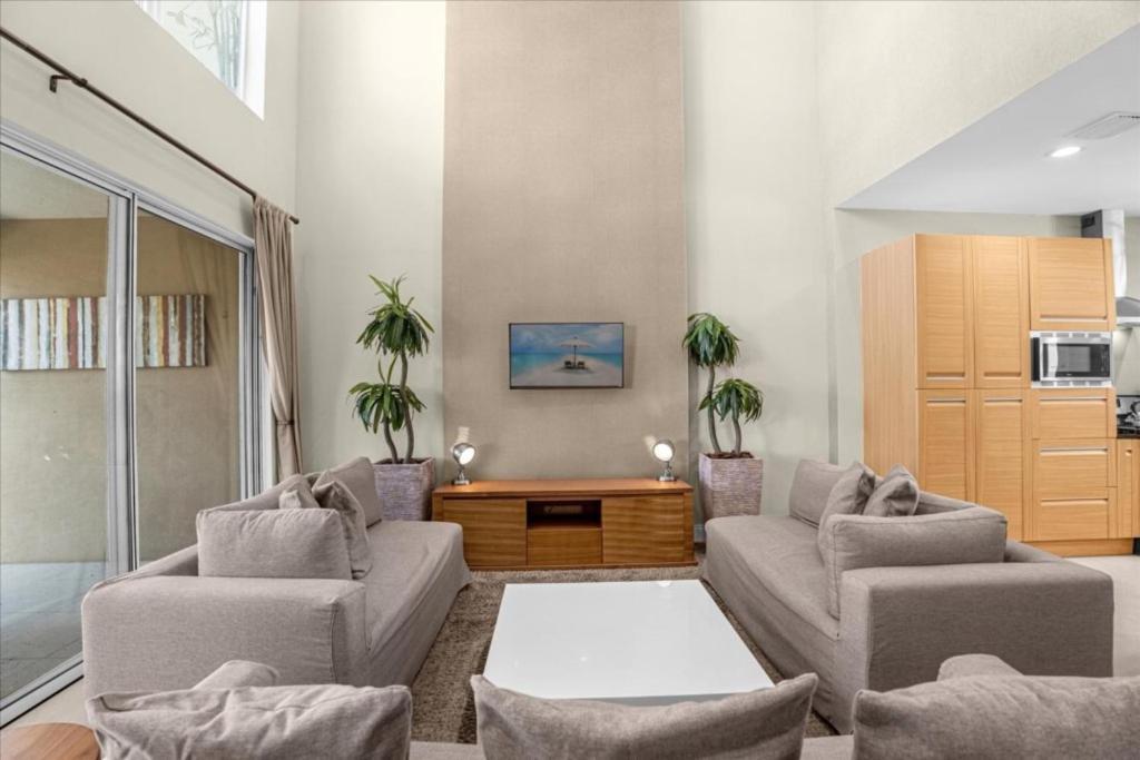 3 Bedrooms- 3,5 Bathrooms- Magic Village 3155pl Orlando