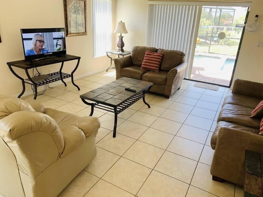 Family Home, Pool, Spa, In Gated -126 Orlando