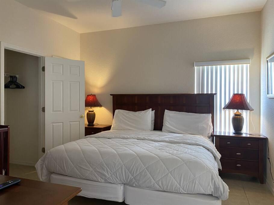 Family Pool In Gated Near Golf -16801