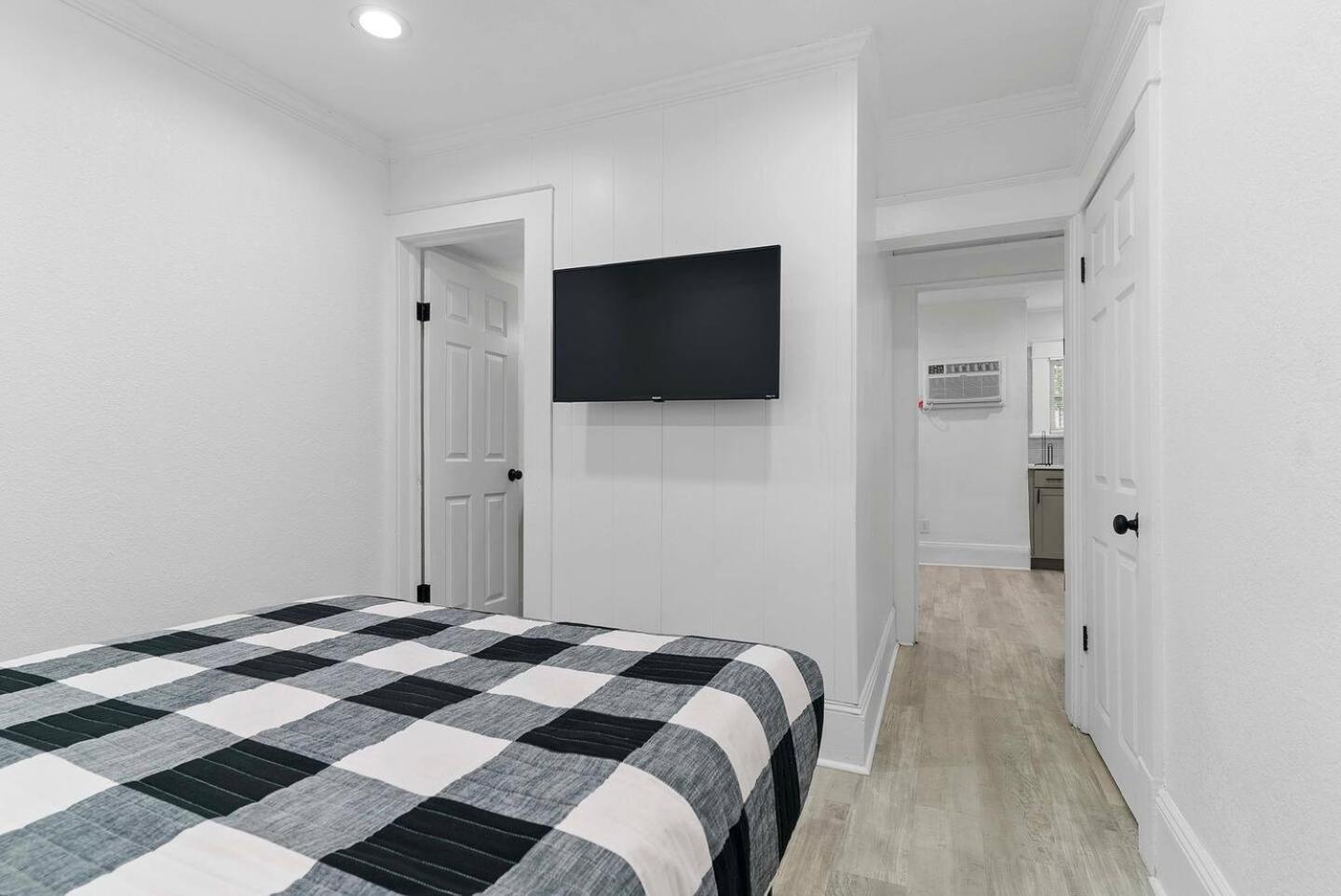Pet-Friendly 1Br Wi-Fi Full Kitchen Orlando
