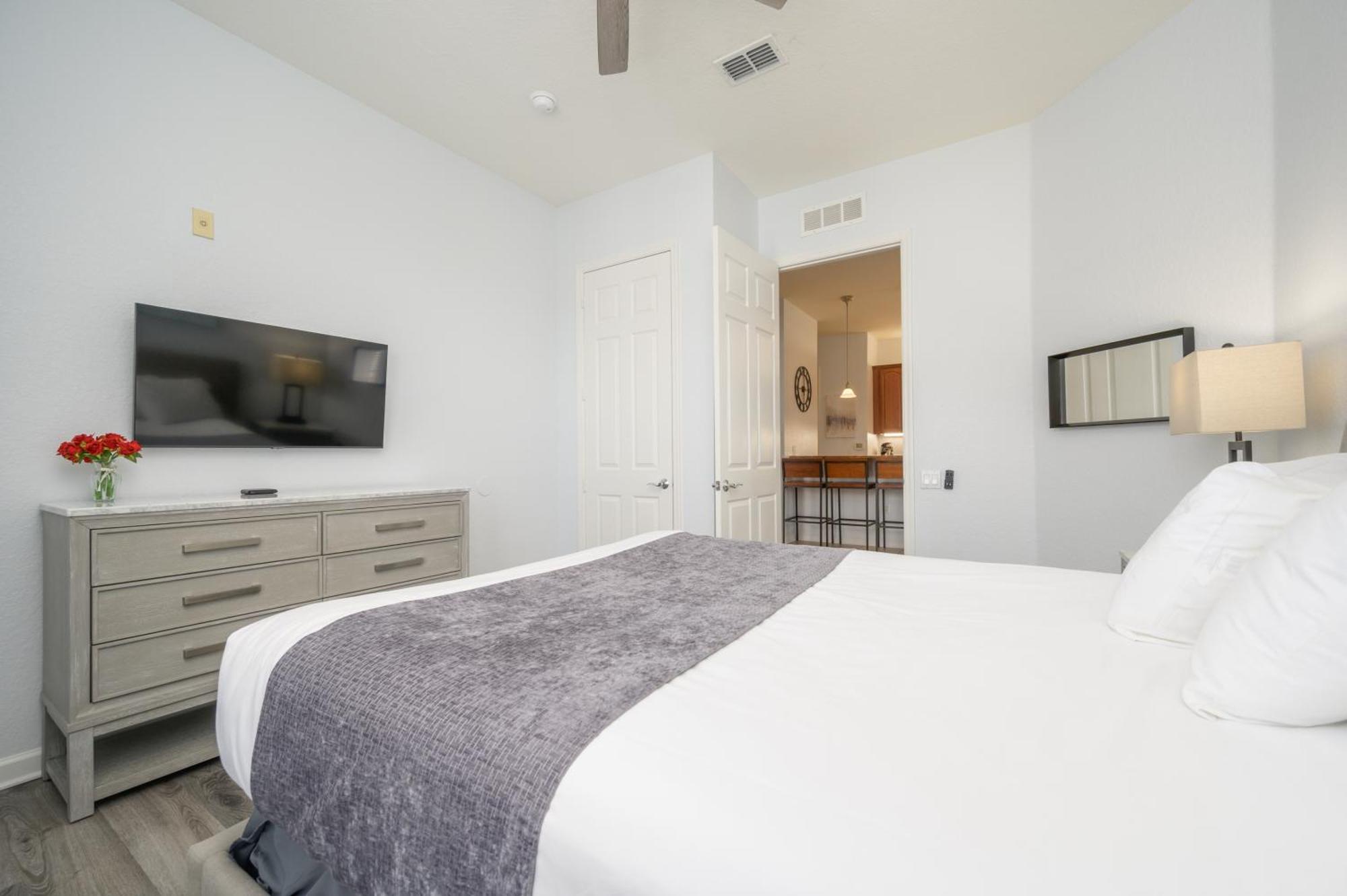 Apartment Stunning Vacation - Vista Cay - 2016