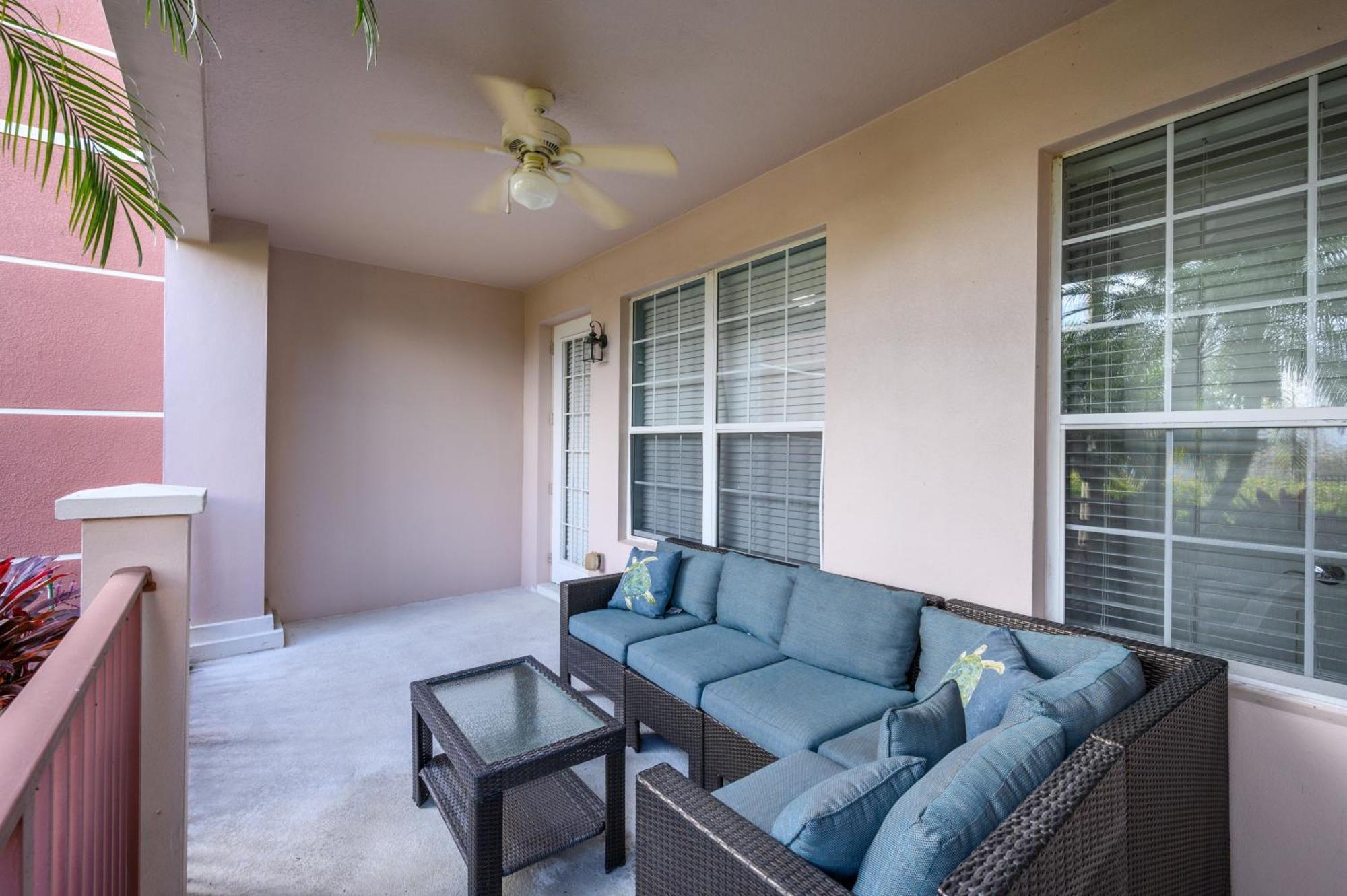 Luxury Lakeview Penthouse, Vista Cay 1027 * Orlando
