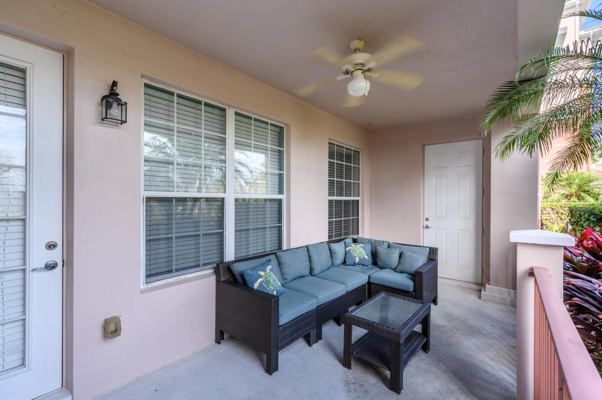 Luxury Lakeview Penthouse, Vista Cay 1027 Orlando