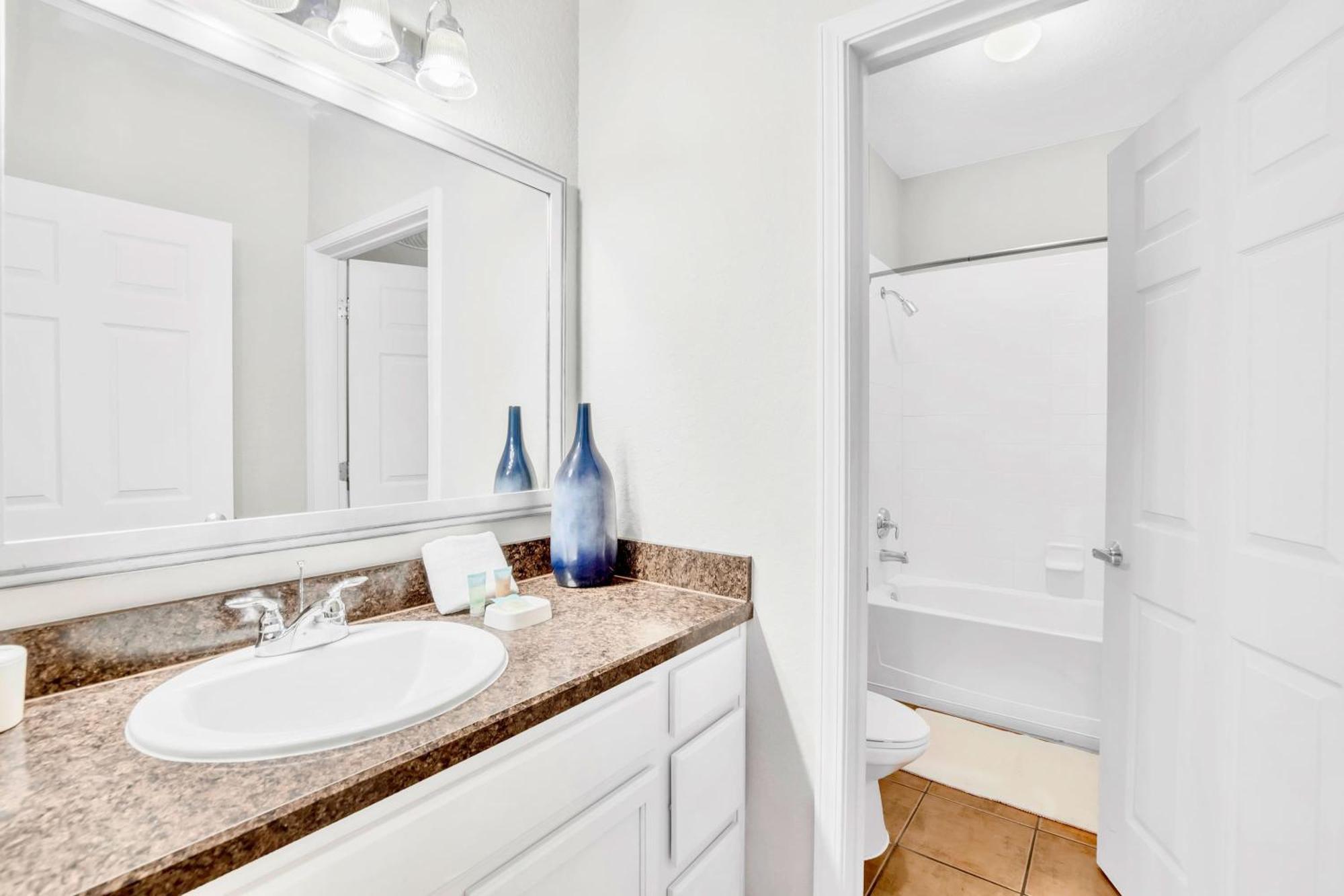 Luxury 3br Near - Pool And Hot Tub! Holiday home *