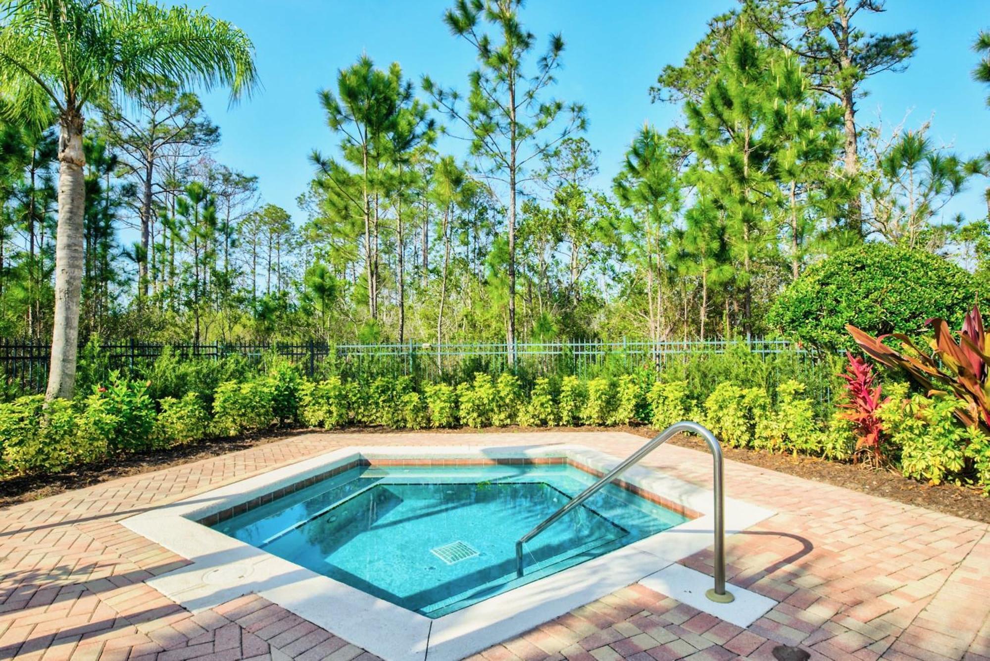 Luxury 3br Near - Pool And Hot Tub! Holiday home Orlando