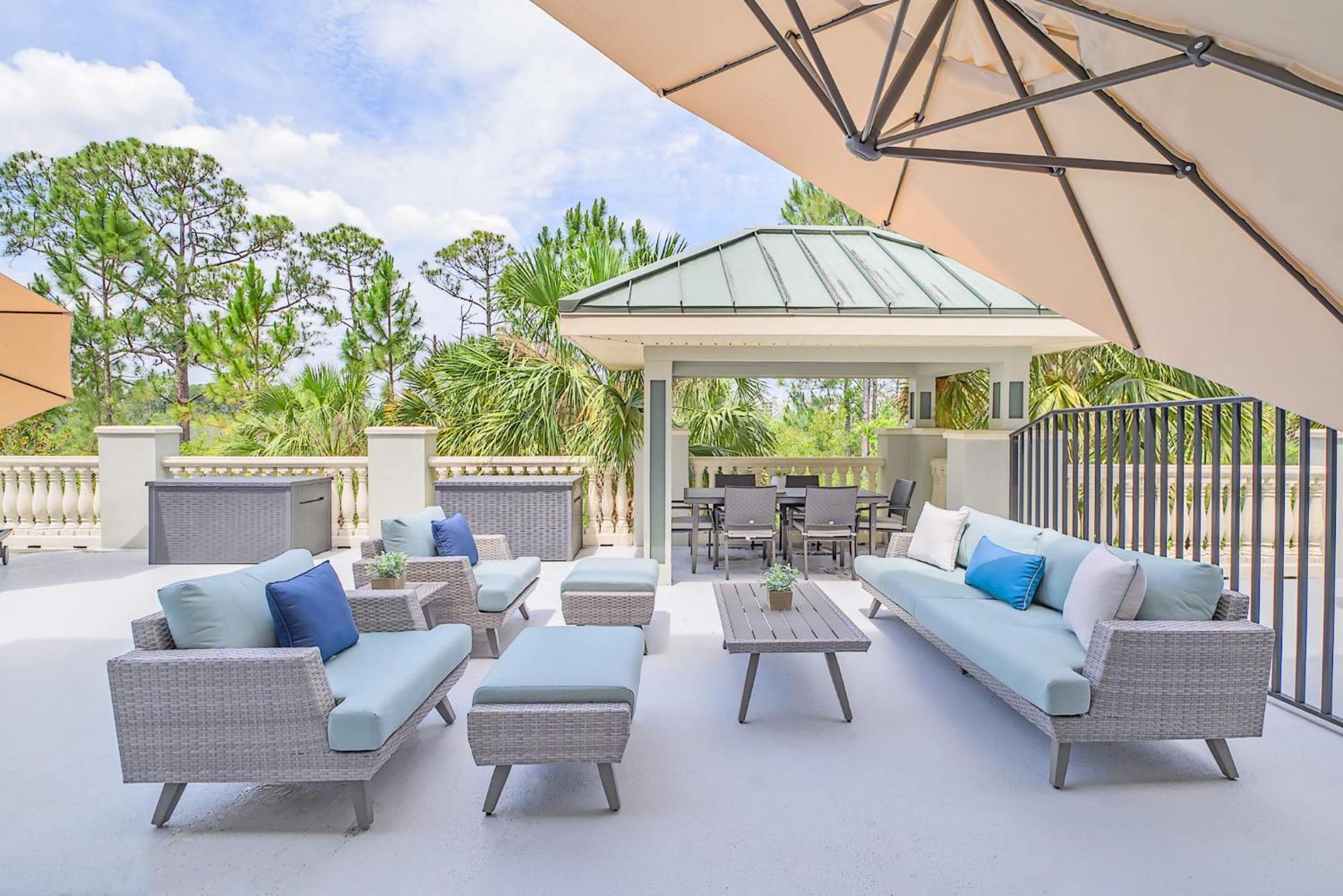 Holiday home Upstay - Themed W Luxury Patio *