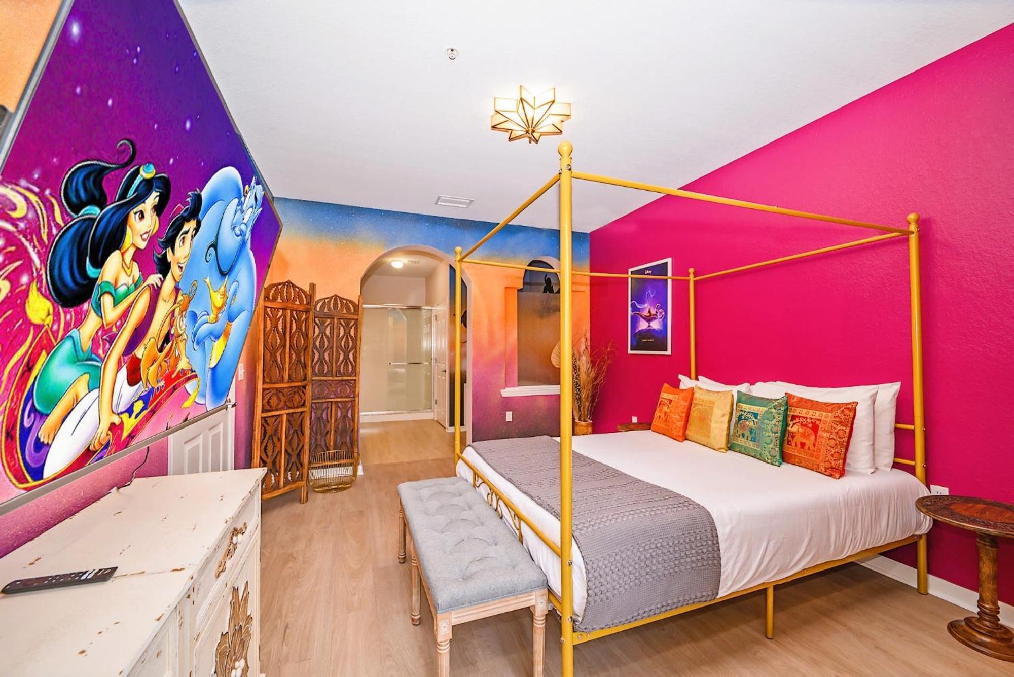 Upstay - Themed W Luxury Patio Holiday home *