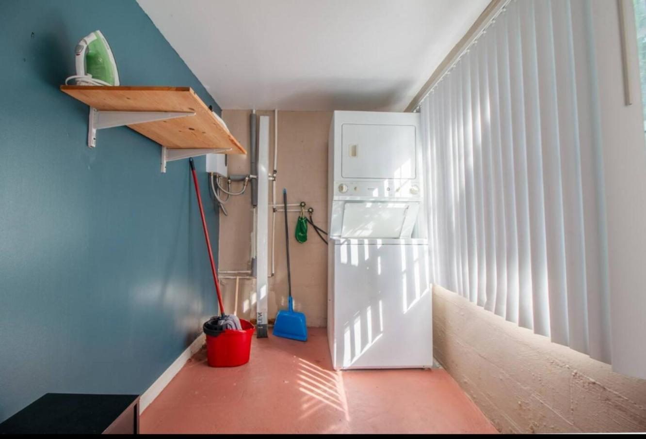 3br Retreat Wi-fi, Pets Ok 15 Min To Airport *