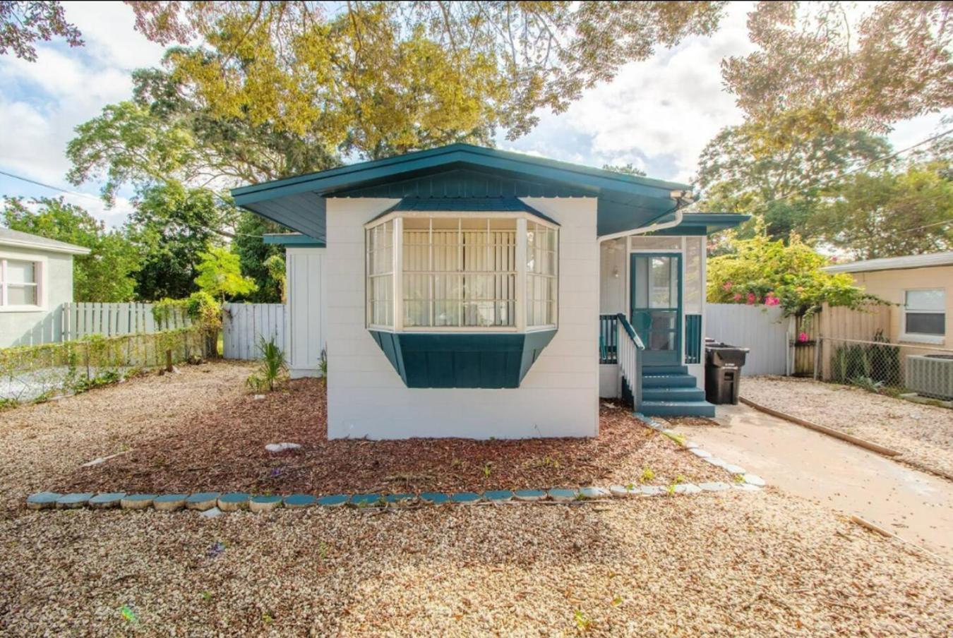 Holiday home 3br Retreat Wi-fi, Pets Ok 15 Min To Airport Orlando