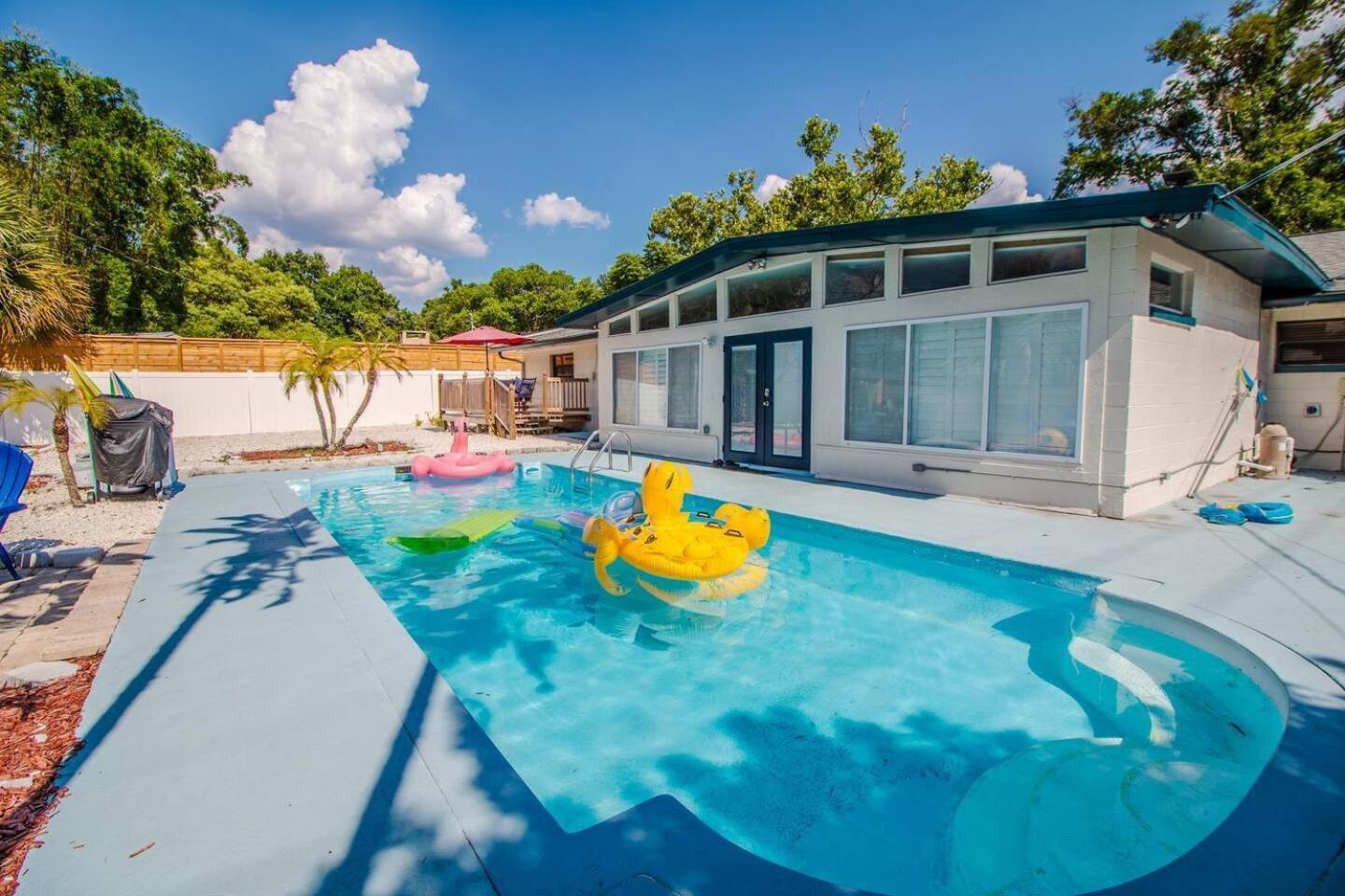2Br Getaway Pool Workspace Near Disney