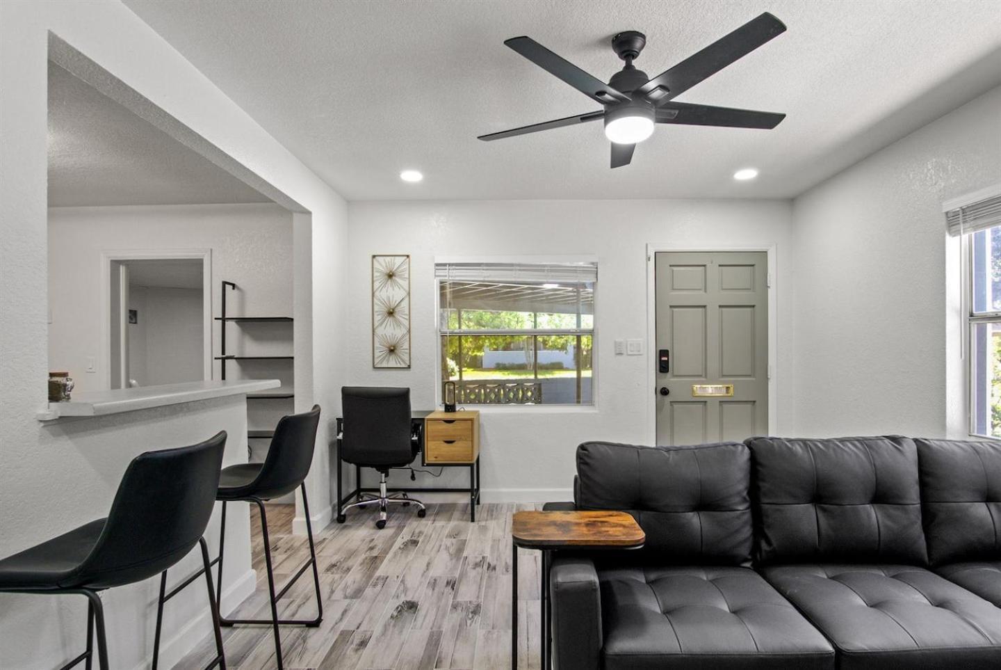 2br Retreat Pets Ok, Work Space, Near Airport! Orlando