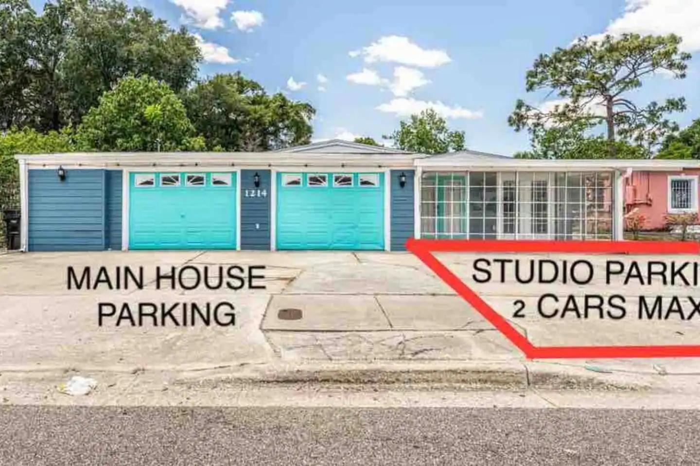 Holiday home 1Br Getaway Sleeps 4 Pet-Friendly Wi-Fi *