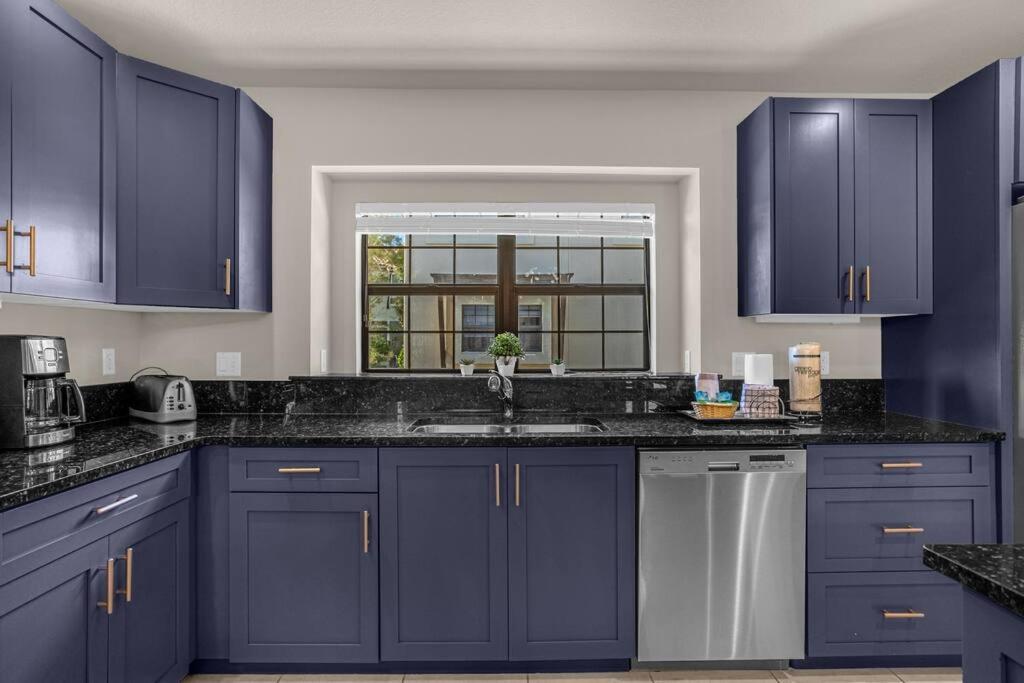 Themed 4br Family Townhome Inside Area Orlando