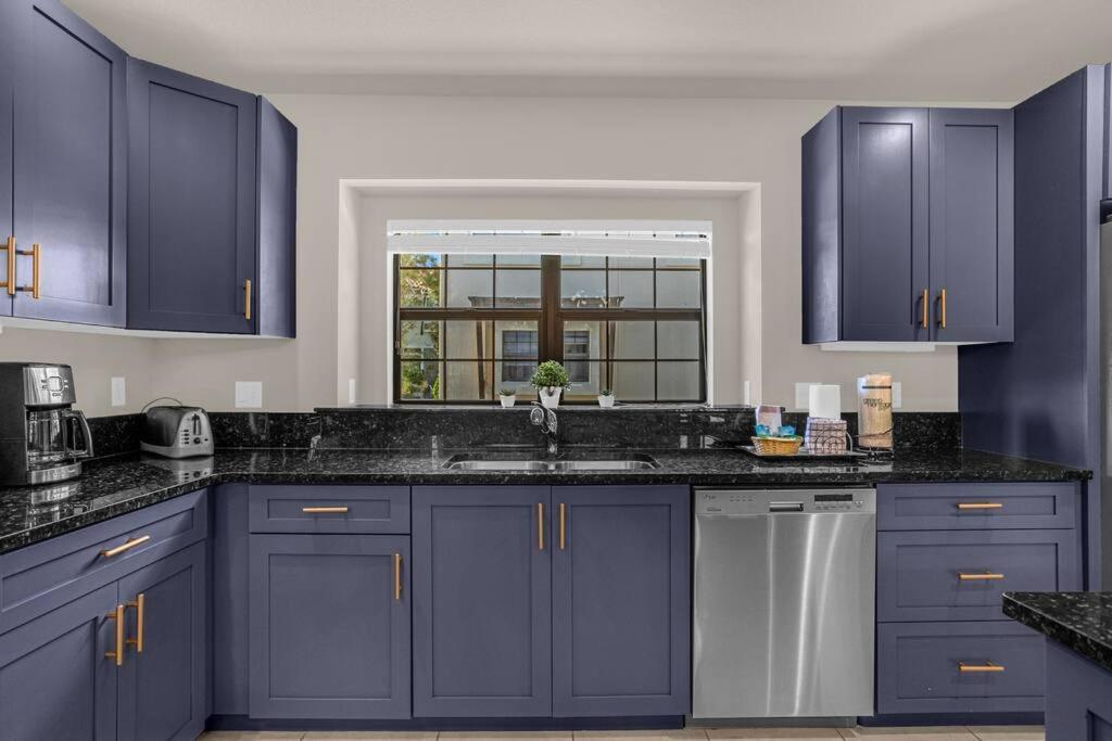 Themed 4br Family Townhome Inside Area Holiday home