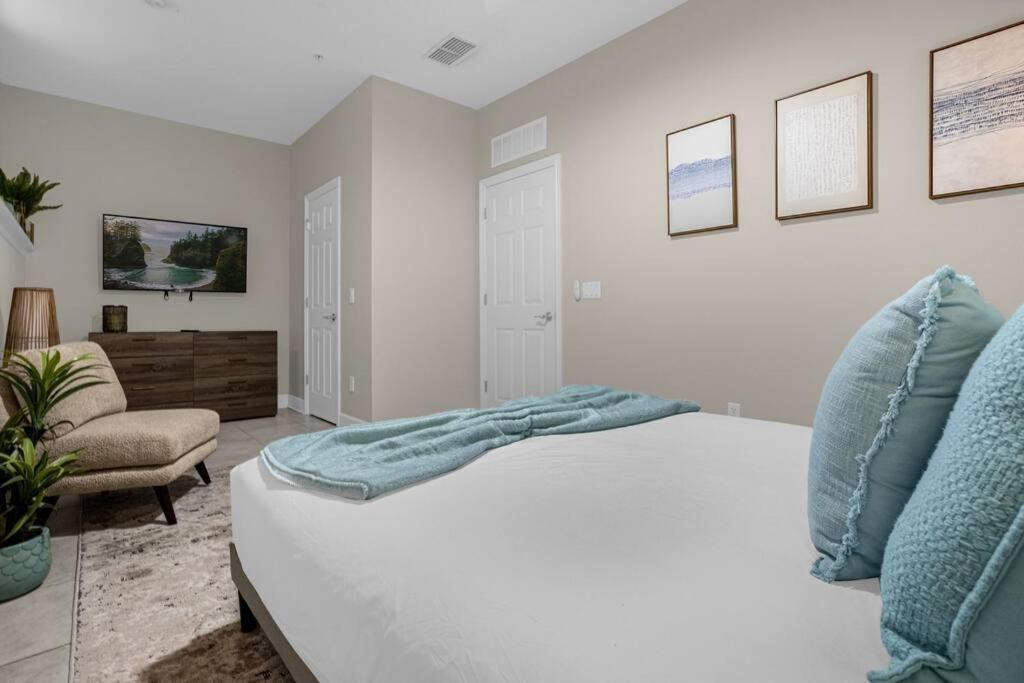 Holiday home Themed 4br Family Townhome Inside Area