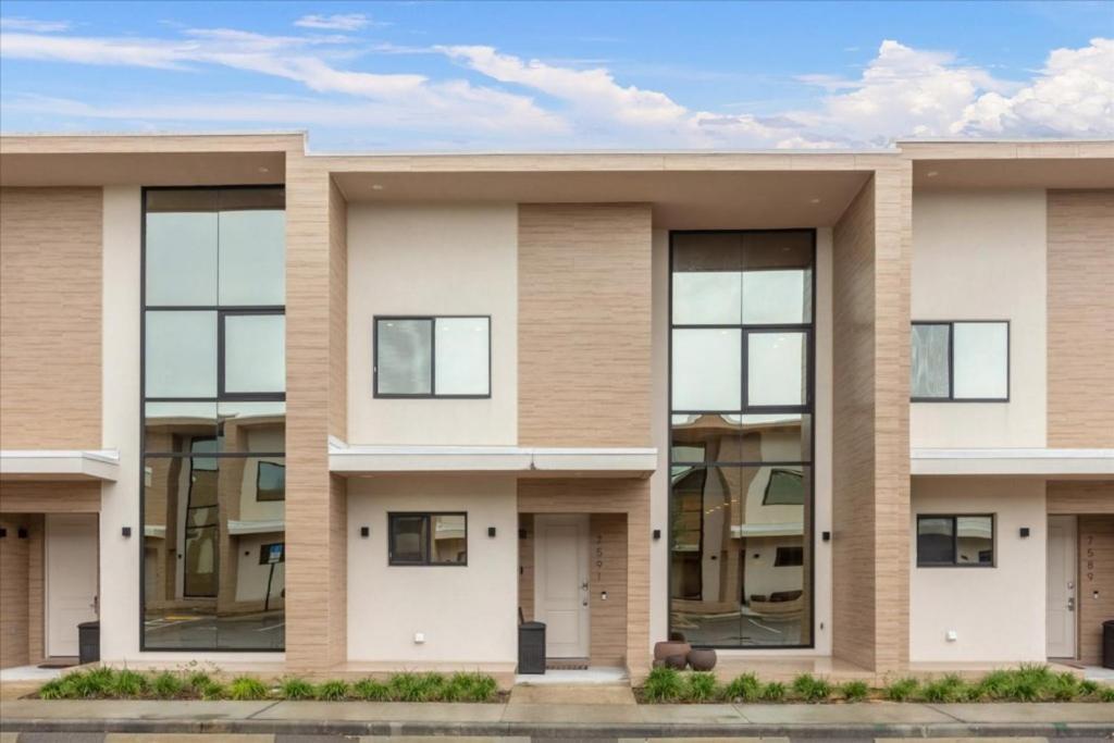 3 Bedroom- 3,5 Bathroom Magic Village 7591 Bd
