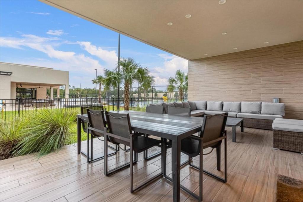 3 Bedroom- 3,5 Bathroom Magic Village 7591 Bd Orlando
