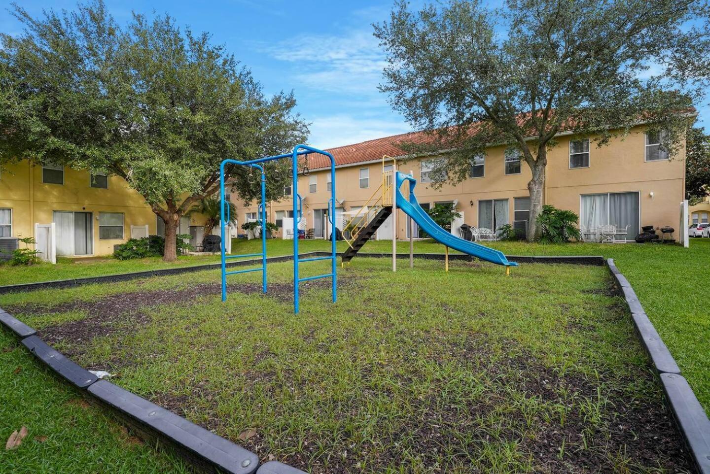 Holiday home Pet Friendly 20 Min To Disney Free Wifi! *