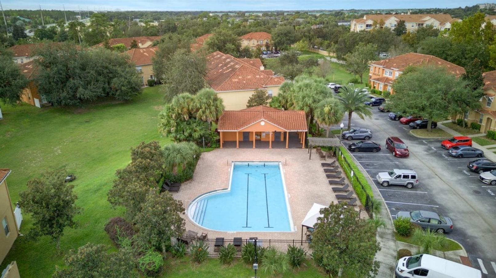 Pet Friendly 20 Min To Disney Free Wifi! Holiday home *