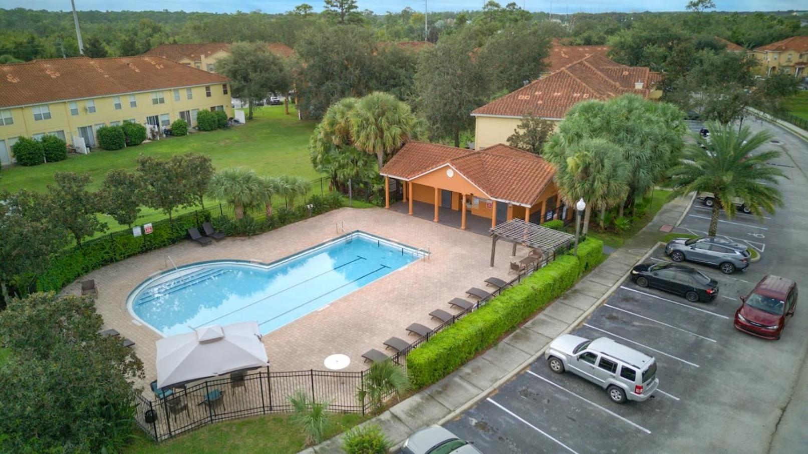 Holiday home Pet Friendly 20 Min To Disney Free Wifi! *