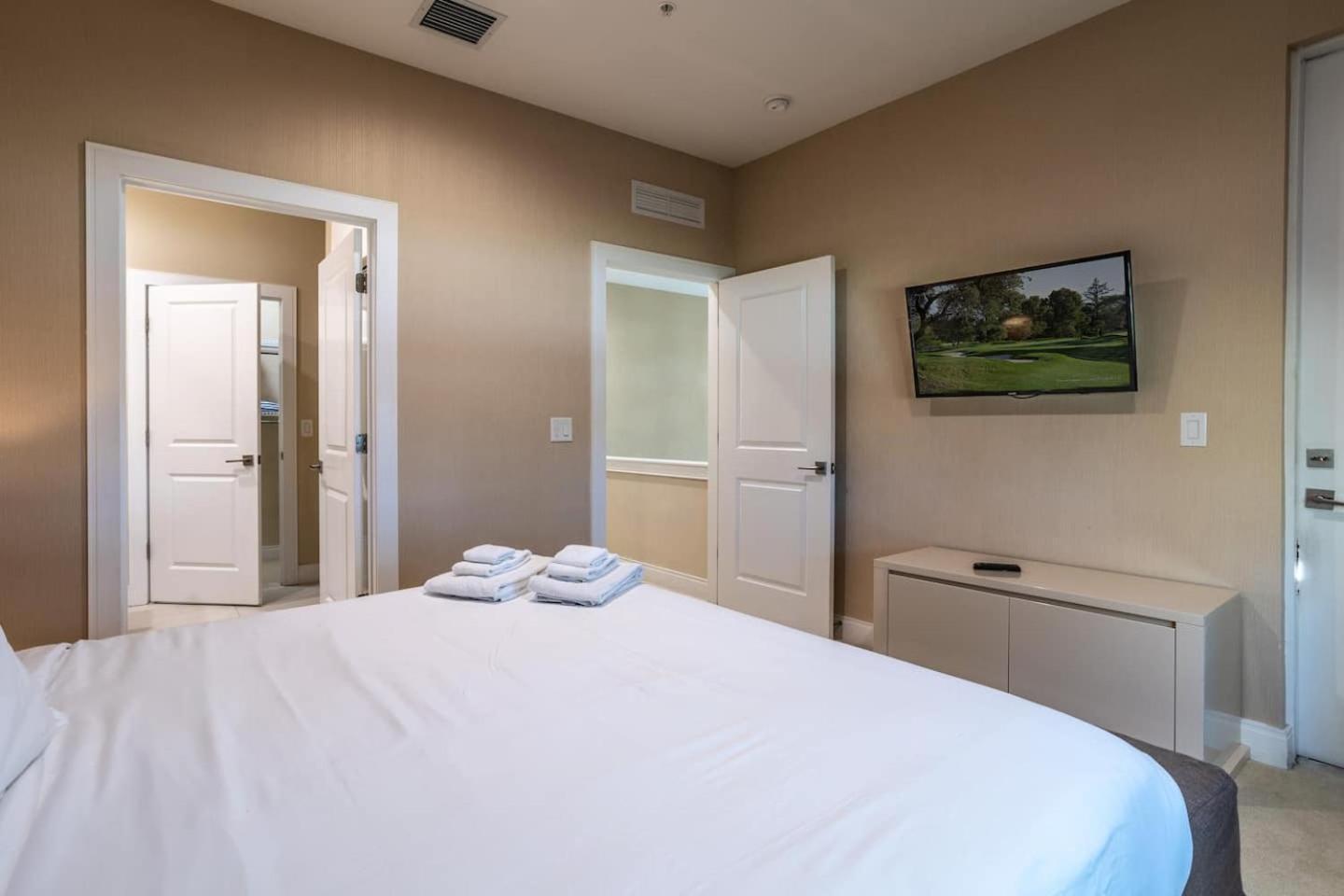 Disney Dreams! 4Br Game Room Gym!
