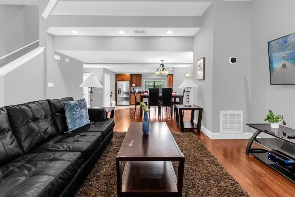 Holiday home Stunning 4br Family Townhome 5 Min From World