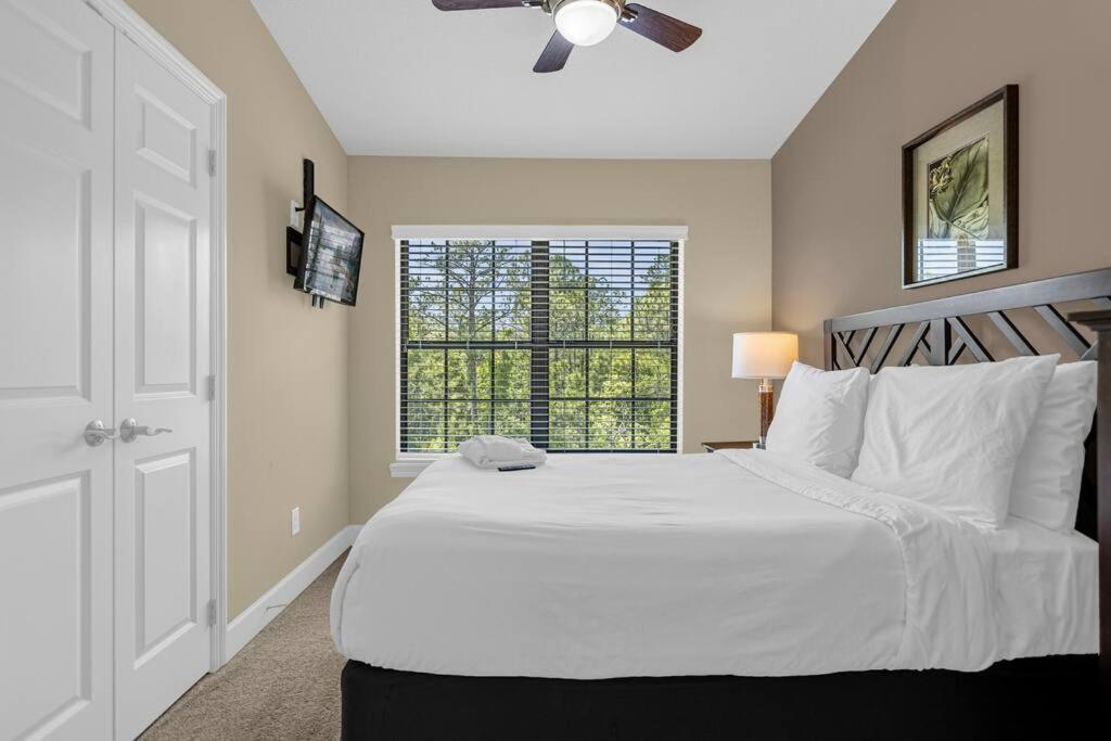 Stunning 4br Family Townhome 5 Min From World Holiday home