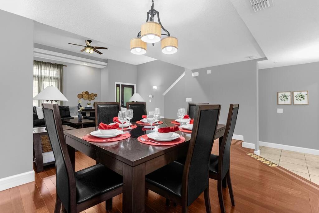 Stunning 4br Family Townhome 5 Min From World Orlando