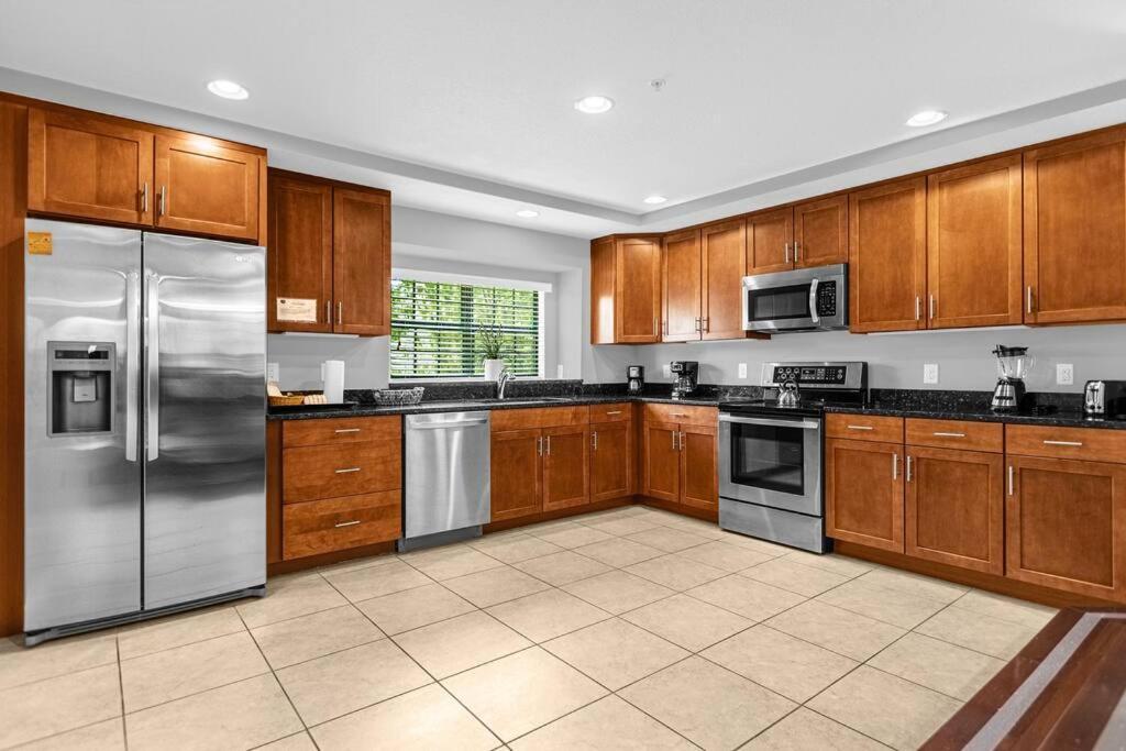 Holiday home Stunning 4br Family Townhome 5 Min From World *