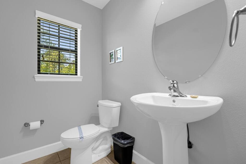 Stunning 4br Family Townhome 5 Min From World Orlando